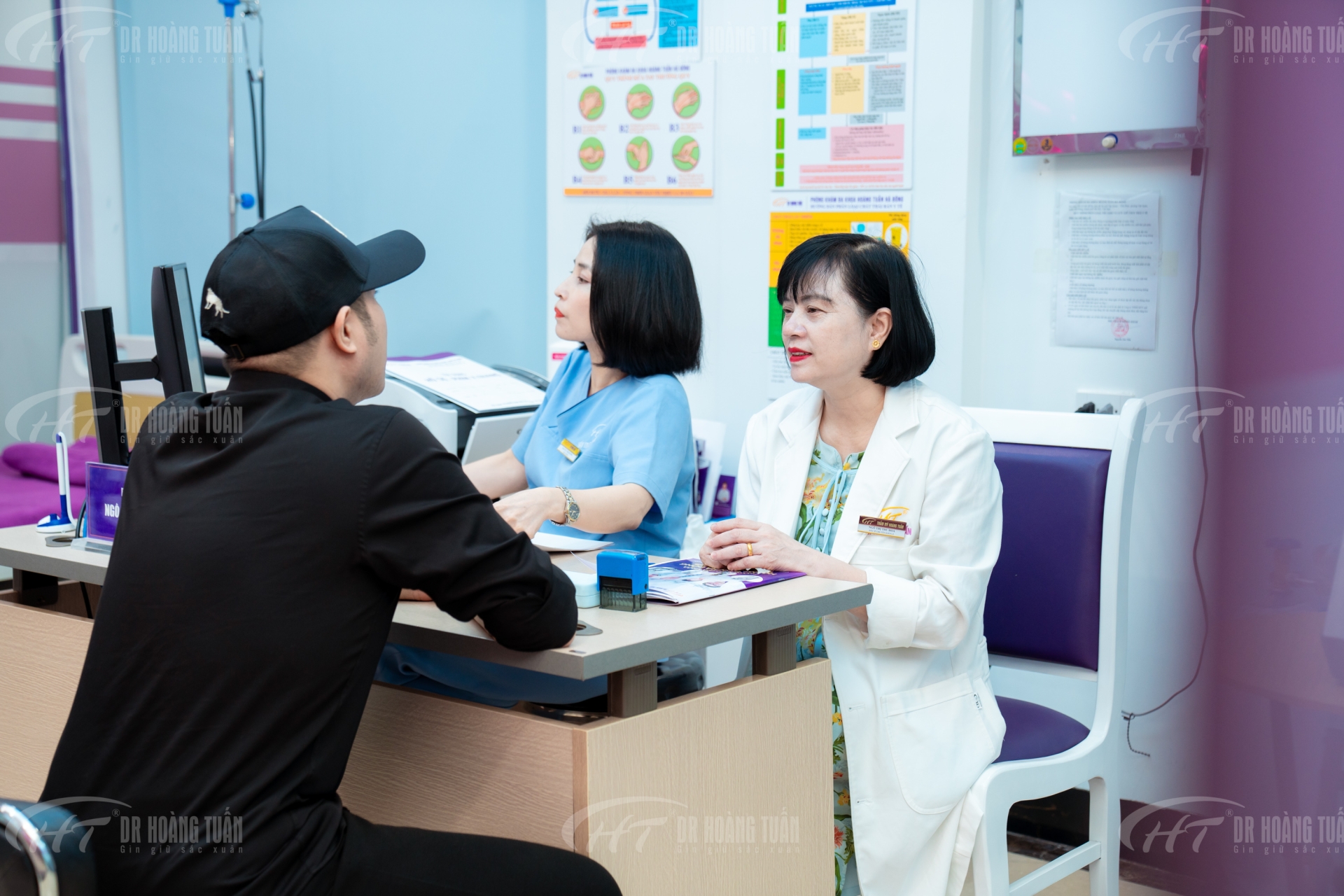 Ca sĩ Minh Quân cấy tóc tại Dr Hoàng Tuấn